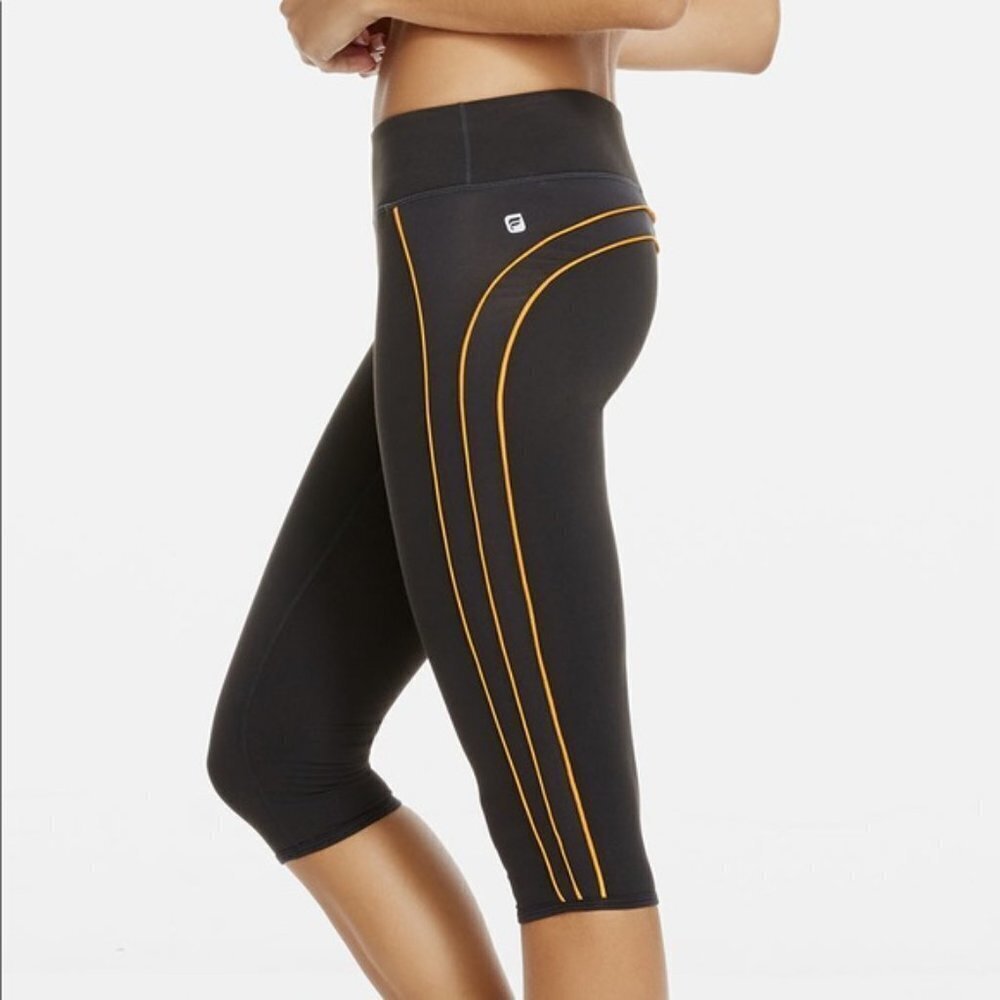 Fabletics Women’s Black Yellow Polar Crop Athletic Tights Size 14 Inch Across